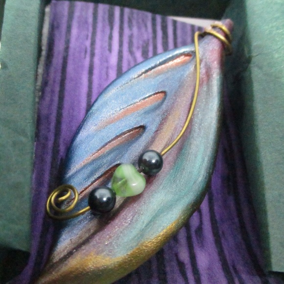 ARTIST MARKET Glass Copper Wire Brooch Handcrafted - Picture 2 of 8